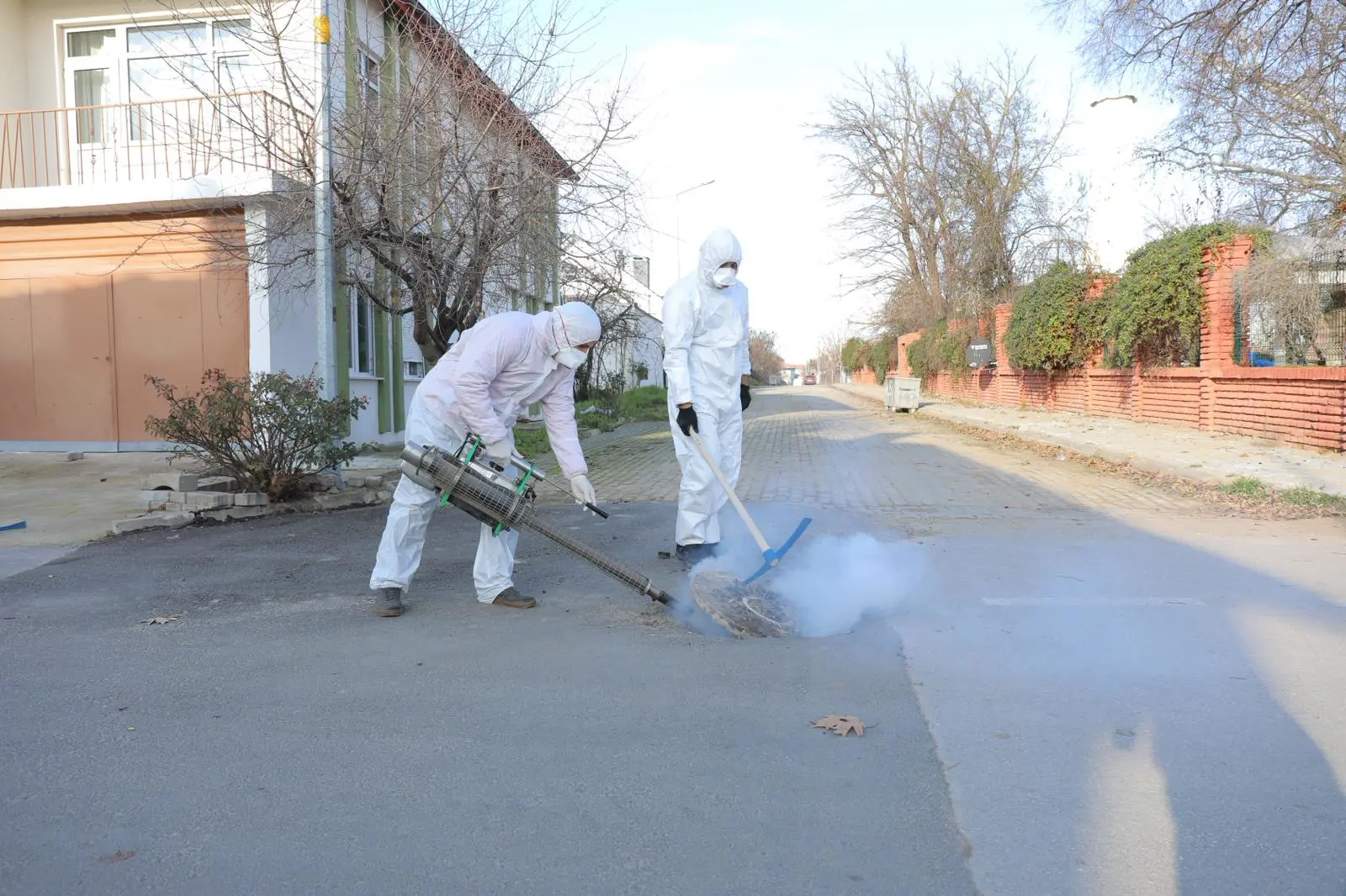 EDİRNE BELEDİYESİ YAZ AYLARI ÖNCESİ HAŞEREYLE MÜCADELE ÇALIŞMALARINI BAŞLATTI galeri görseli